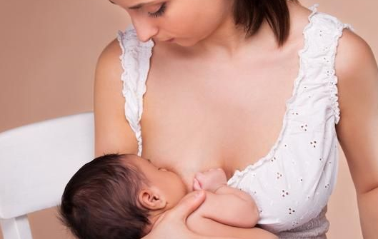 产后初乳有什么好处 产后初乳的好处