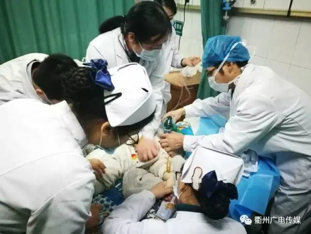 婴儿呛奶