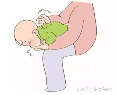 婴儿呛奶原因_婴儿呛奶急救_婴儿呛奶