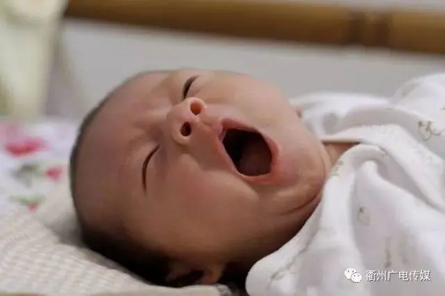 婴儿呛奶