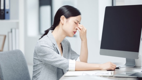 给宝宝断奶妈妈需要吃回奶药吗，还是自然回奶