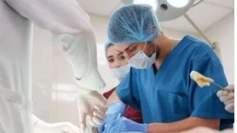 做宫腔镜检查早上能吃东西吗？要注意些什么？宫腔镜检查是和治疗一起的吗？