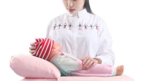 宝宝呛奶不要慌 轻松解决有方法